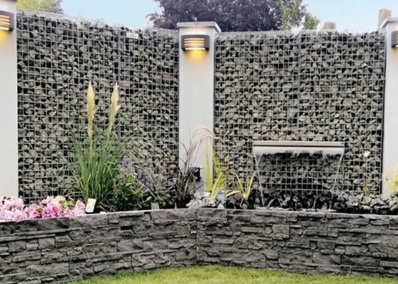 paniers de Gabions de maillage soudé par 75mmx75mm avec la pierre pour la décoration de jardin