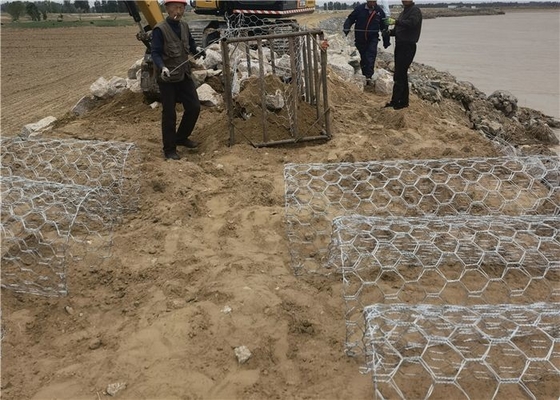 Corbeilles en gabion galvanisées hexagonales tressées pour la protection de l'eau et du sol