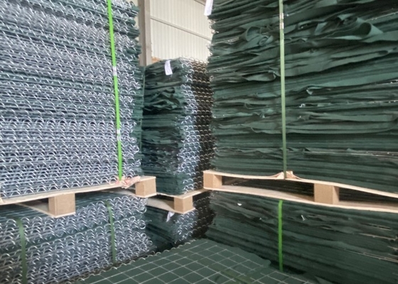 5.0mm Panneau de fil de maille Barrière itaire avec 300g/m2 de poids de tissu géotextile