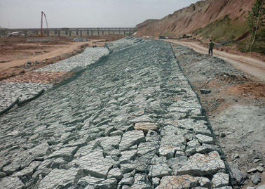 Forme perforation rectangulaire hexagonale/de fil de  Gabion de matelas de contrôle tordu d'érosion