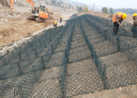 Couche en PVC  Gabion matelas Maillage tissé Gabion ISO9001 Approuvé Protection contre les pentes Gabion paniers matelas