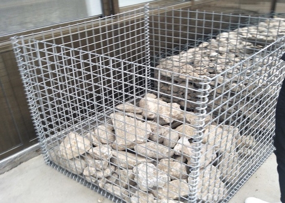 Le PVC vert a enduit des paniers de Gabion de mur de soutènement de rectangle comme décoration de jardin