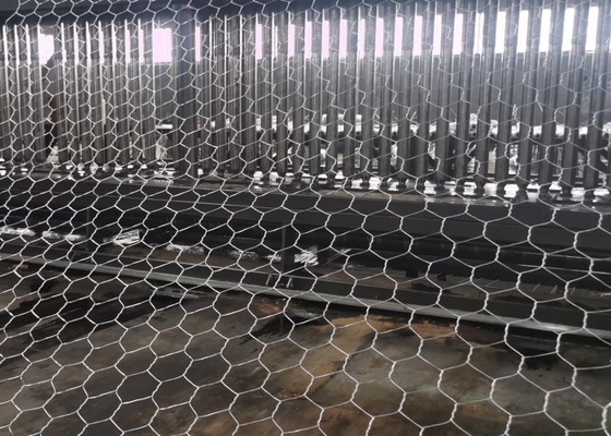 Des paniers en gabion métallique revêtus de PVC pour une protection personnalisable des appuis du pont