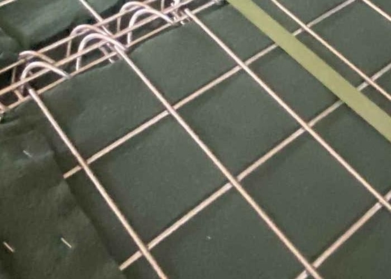 Barrières de sable galvanisé itaire à chaud Système de treillis métalliques en spirale avec tissu géotextile