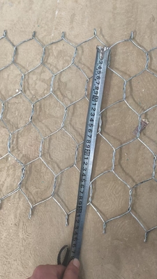Grillage hexagonal galvanisé pour gabions pour la stabilisation des pentes