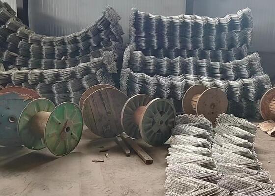 Réseau de protection contre les chutes de roches léger offrant une installation et une maintenance faciles tout en assurant une protection maximale contre les chutes de roches