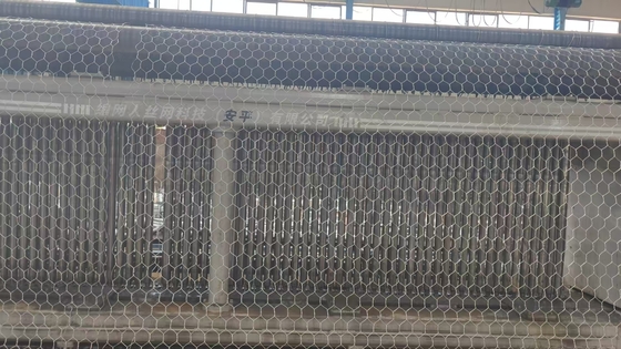 Grillage hexagonal galvanisé pour gabions pour la stabilisation des pentes